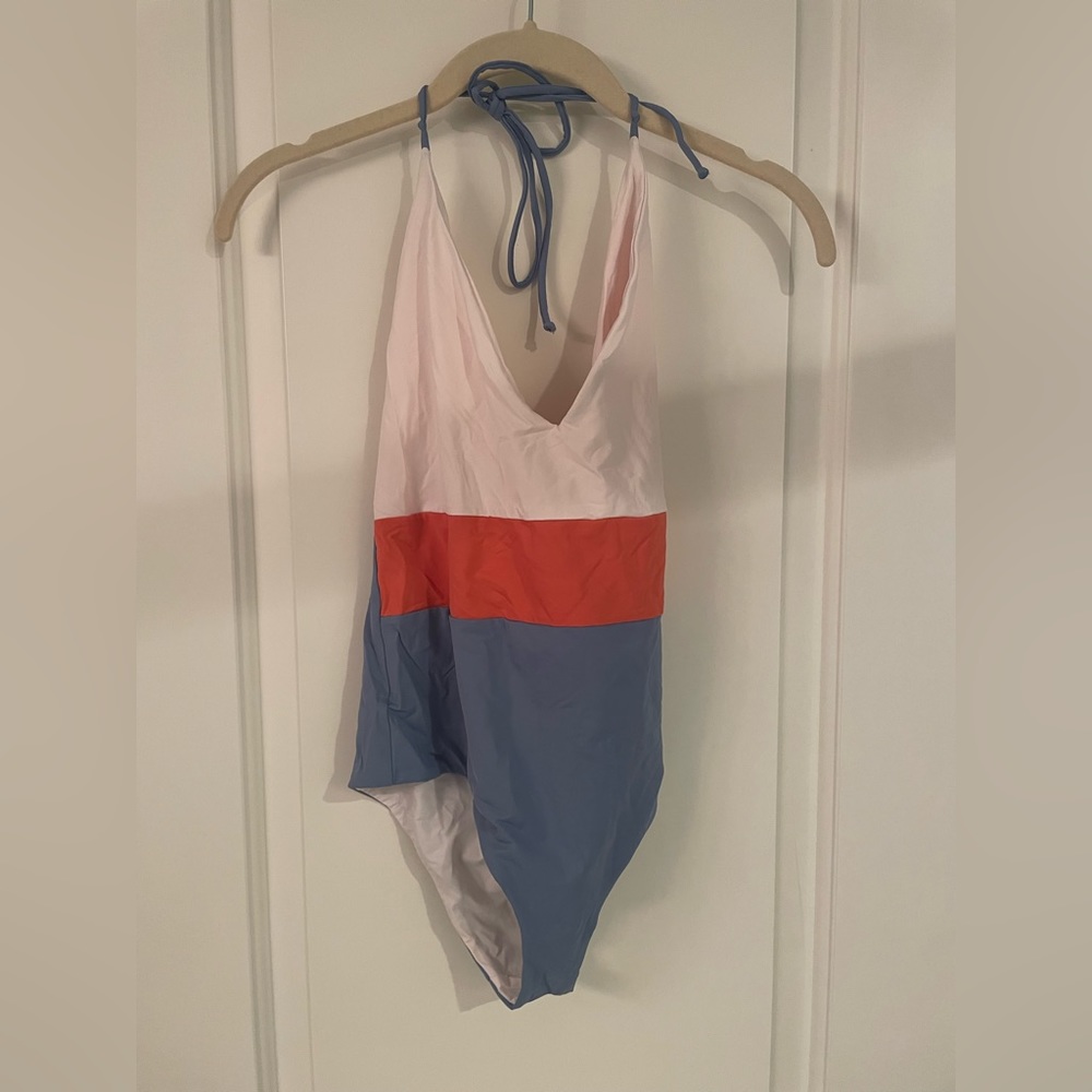 One piece swimsuit size small (brand unknown)
